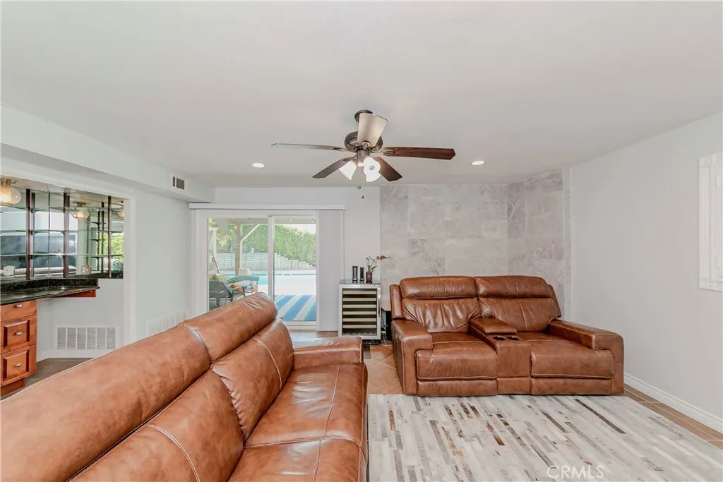 2132 Calavera, Fullerton, California 92833 home-pic-8